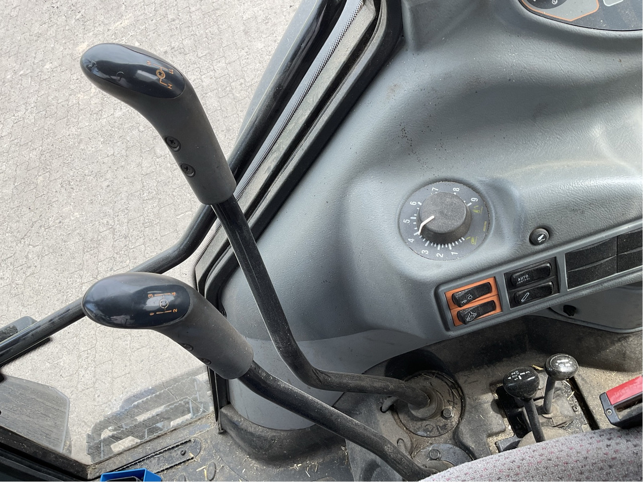 Valtra A 93 - Трактор: фото 4 Valtra A 93 - Трактор: фото 4