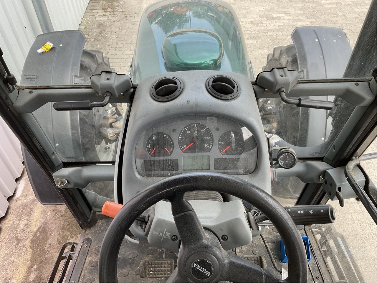 Valtra A 93 - Трактор: фото 3 Valtra A 93 - Трактор: фото 3