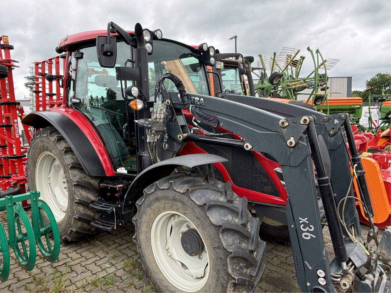 Valtra A 95 - Трактор: фото 1 Valtra A 95 - Трактор: фото 1