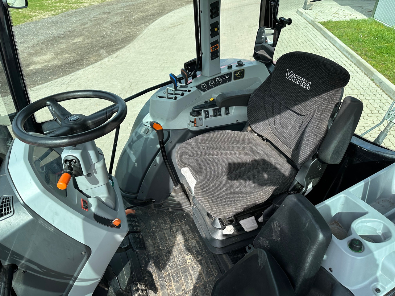 Valtra A105 MH - Трактор: фото 4 Valtra A105 MH - Трактор: фото 4
