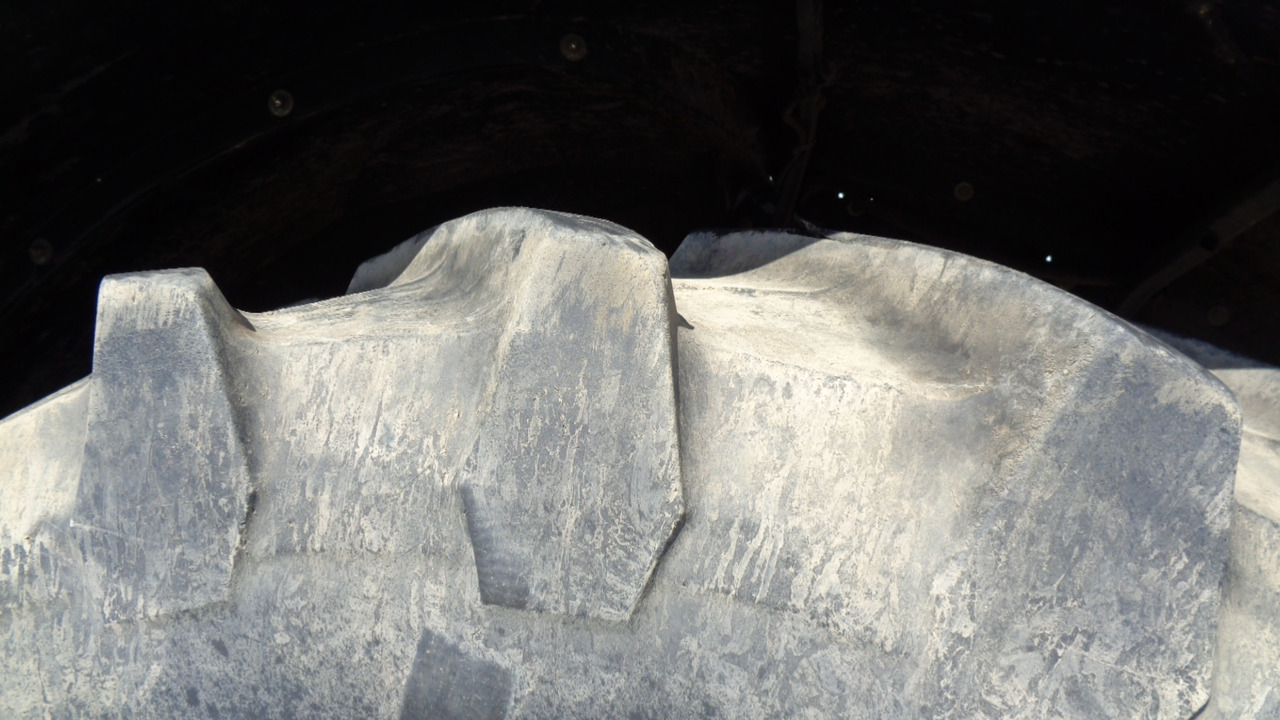 Трактор Valtra S374: фото 10 Трактор Valtra S374: фото 10