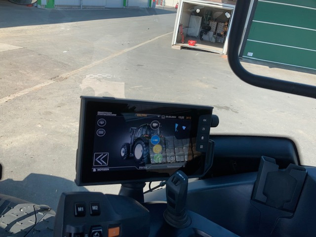 Valtra T 235 Versu - Трактор: фото 3 Valtra T 235 Versu - Трактор: фото 3