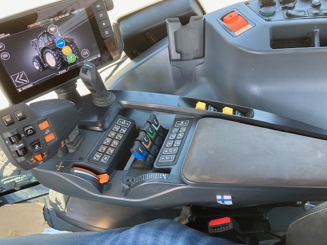 Valtra T 235 Versu - Трактор: фото 4 Valtra T 235 Versu - Трактор: фото 4