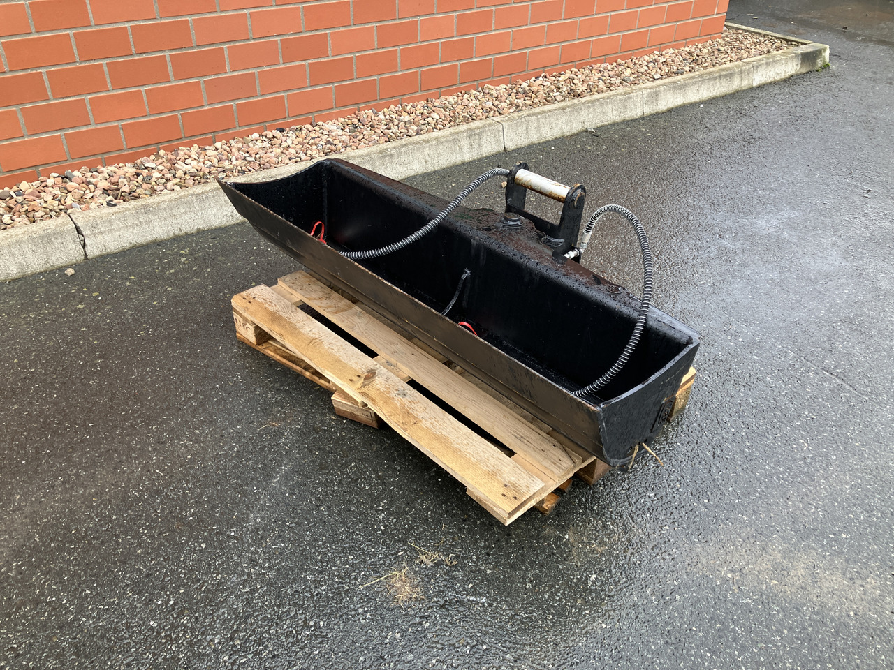 ZFE Grabenräumlöffel hydr. 1400mm - Экскаватор: фото 3 ZFE Grabenräumlöffel hydr. 1400mm - Экскаватор: фото 3