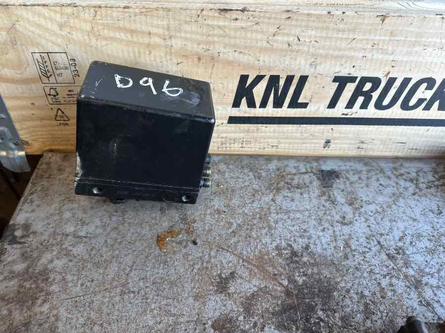 DAF CAB TILT PUMP 1914281 - Кабина и интерьер для Грузовиков: фото 2 DAF CAB TILT PUMP 1914281 - Кабина и интерьер для Грузовиков: фото 2