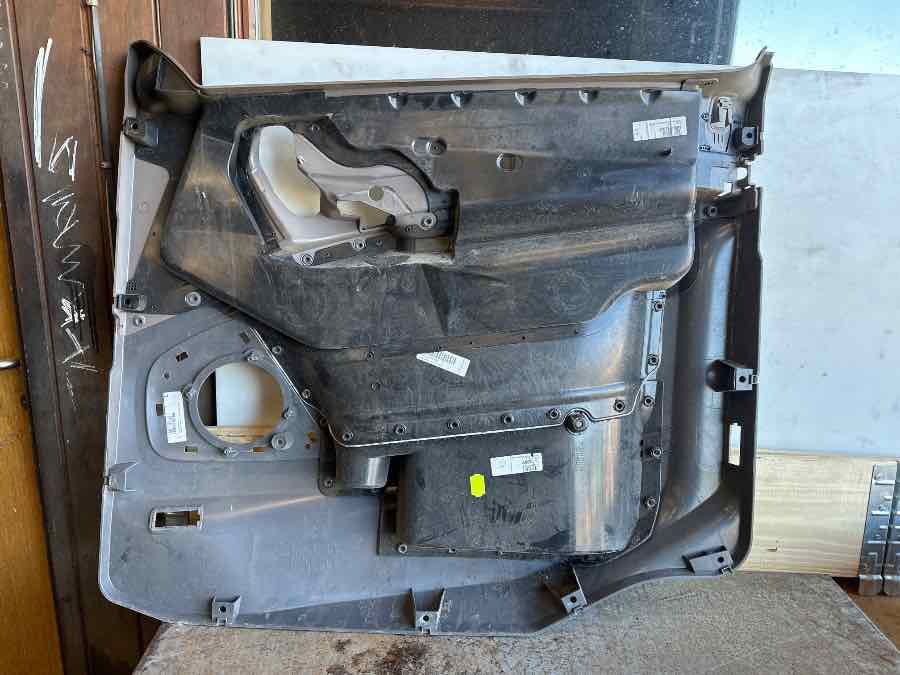 DAF DOOR PANEL  2108985 - Кабина и интерьер для Грузовиков: фото 2 DAF DOOR PANEL  2108985 - Кабина и интерьер для Грузовиков: фото 2
