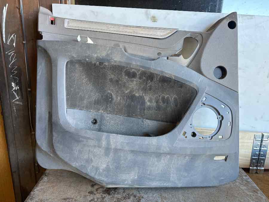 DAF DOOR PANEL  2108985 - Кабина и интерьер для Грузовиков: фото 1 DAF DOOR PANEL  2108985 - Кабина и интерьер для Грузовиков: фото 1
