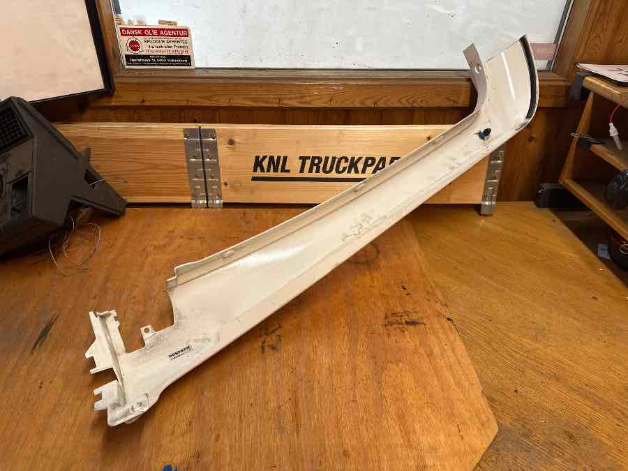 MAN COVER PILLAR LEFT 81.62410-0208 - Кабина и интерьер для Грузовиков: фото 2 MAN COVER PILLAR LEFT 81.62410-0208 - Кабина и интерьер для Грузовиков: фото 2