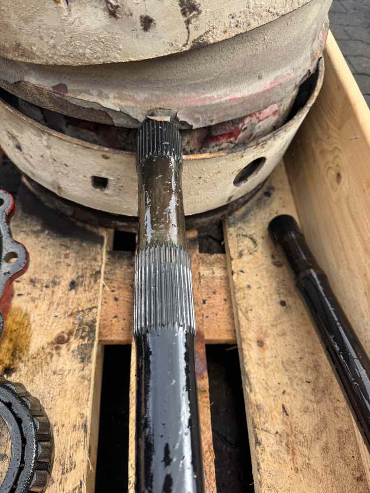 MAN HALF SHAFT 81.35502-0099 - Приводный вал для Грузовиков: фото 1 MAN HALF SHAFT 81.35502-0099 - Приводный вал для Грузовиков: фото 1