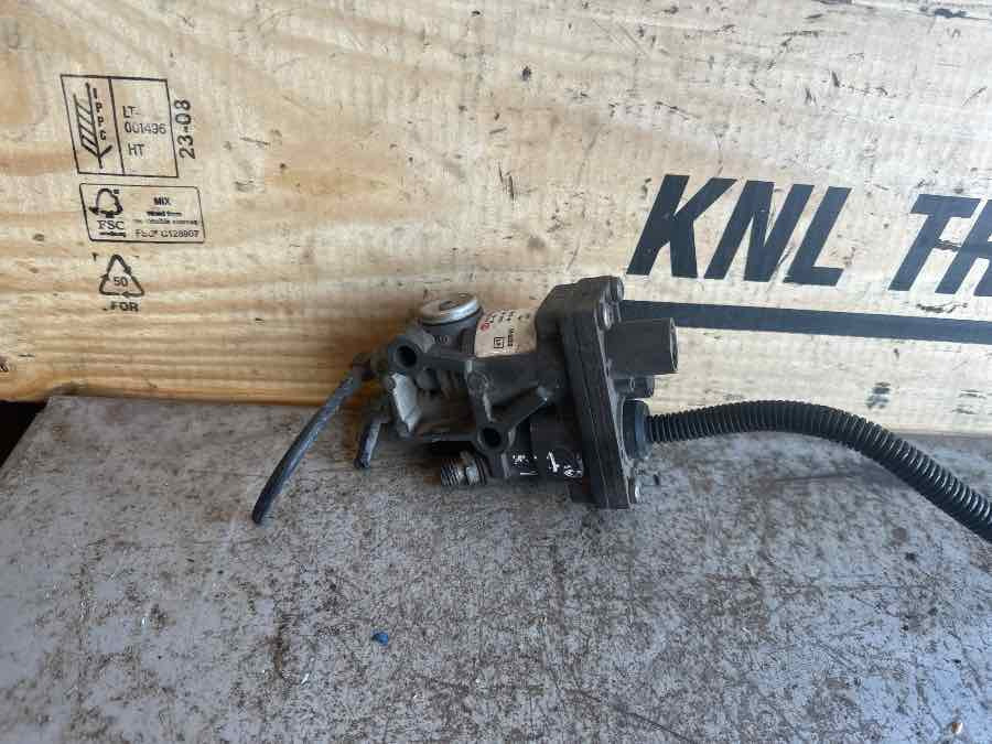 MAN MAGNET VALVE RETRADER 51.52160-0002 - Тормозной клапан для Грузовиков: фото 1 MAN MAGNET VALVE RETRADER 51.52160-0002 - Тормозной клапан для Грузовиков: фото 1