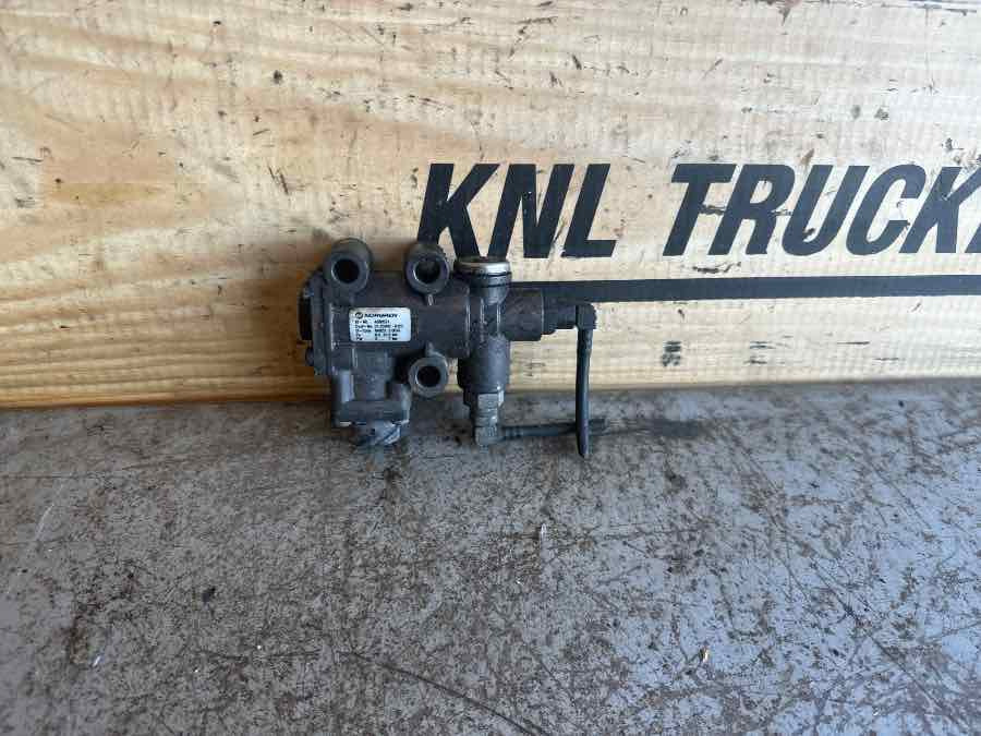 MAN VALVE 51.25902-0123 - Тормозной клапан для Грузовиков: фото 1 MAN VALVE 51.25902-0123 - Тормозной клапан для Грузовиков: фото 1