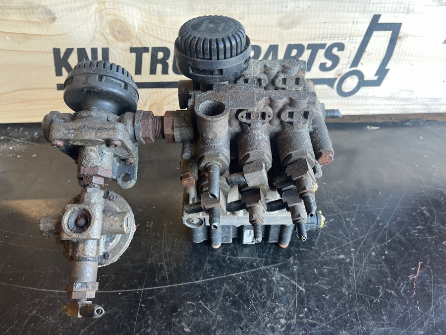 MERCEDES VALVE 4729051110 - Тормозной клапан для Грузовиков: фото 1 MERCEDES VALVE 4729051110 - Тормозной клапан для Грузовиков: фото 1