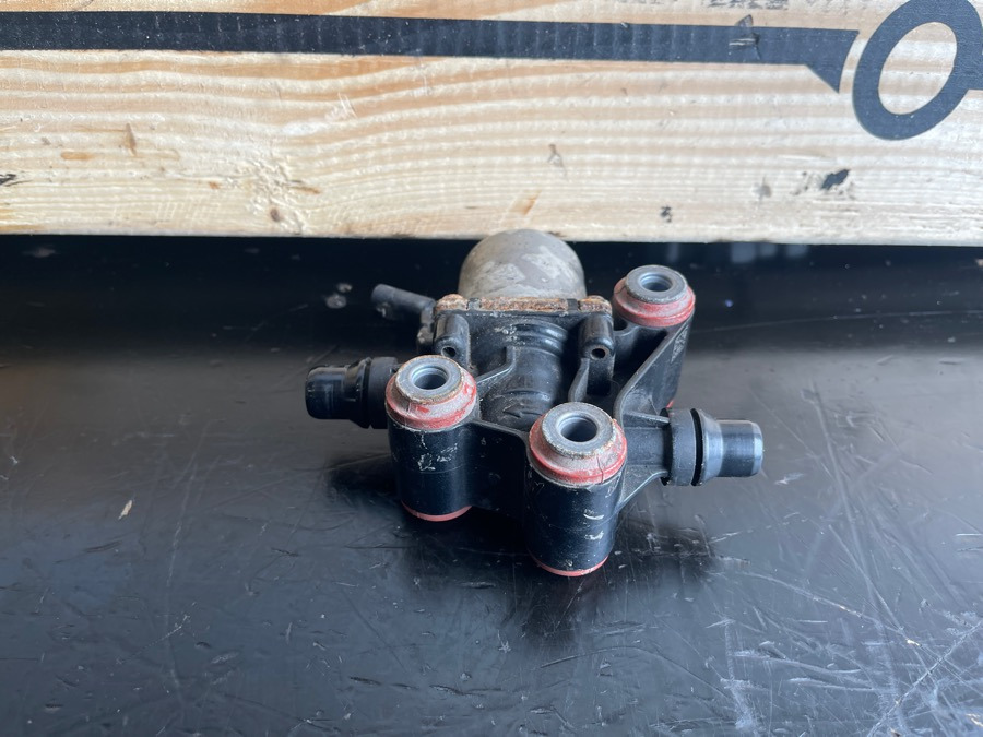 MERCEDES VALVE A0001531059 - Тормозной клапан для Грузовиков: фото 1 MERCEDES VALVE A0001531059 - Тормозной клапан для Грузовиков: фото 1