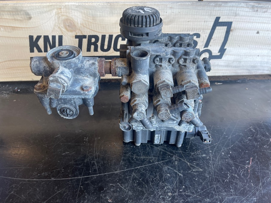 MERCEDES VALVE A0003276625 - Тормозной клапан для Грузовиков: фото 1 MERCEDES VALVE A0003276625 - Тормозной клапан для Грузовиков: фото 1