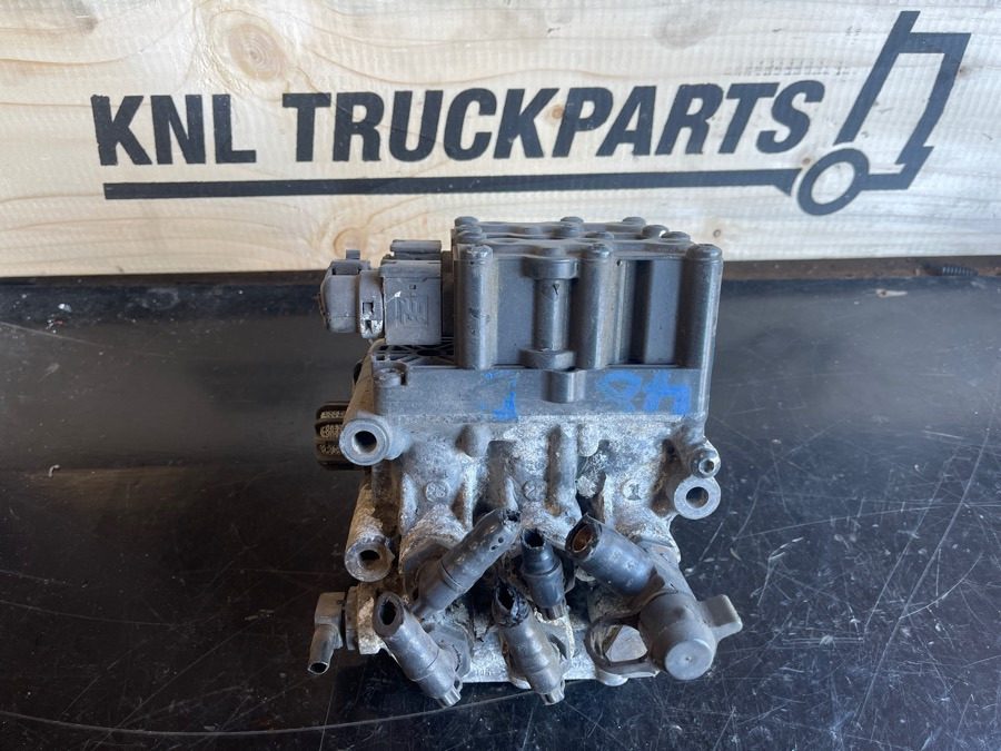 MERCEDES VALVE A0013270825 - Тормозной клапан для Грузовиков: фото 1 MERCEDES VALVE A0013270825 - Тормозной клапан для Грузовиков: фото 1