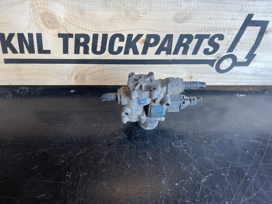 MERCEDES VALVE A0054299244 - Тормозной клапан для Грузовиков: фото 1 MERCEDES VALVE A0054299244 - Тормозной клапан для Грузовиков: фото 1