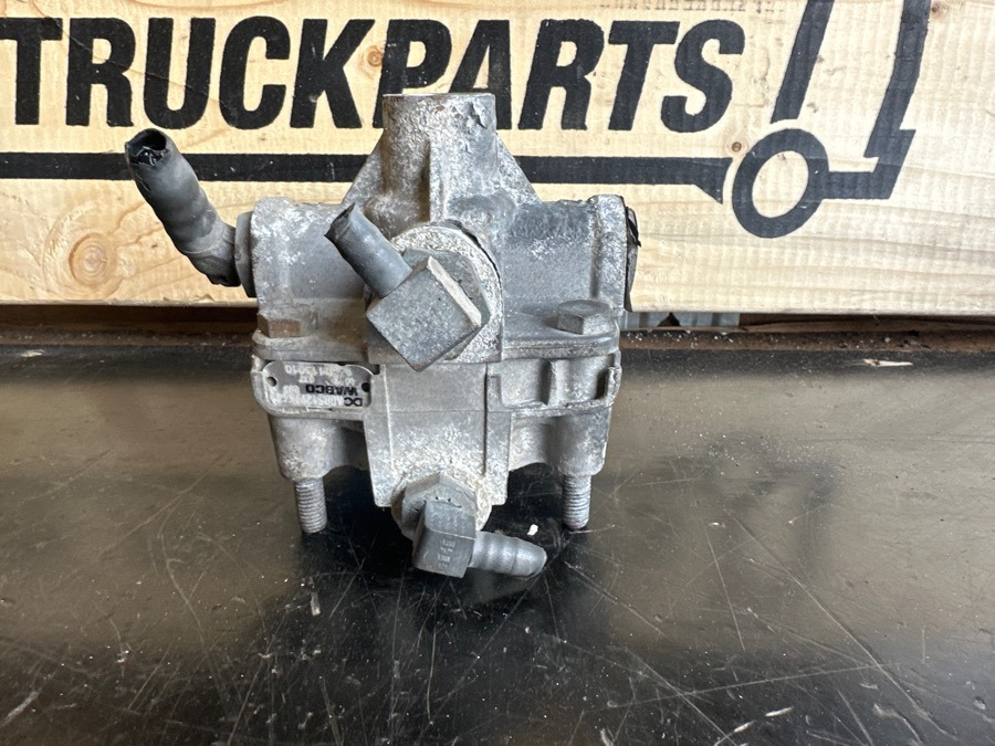 MERCEDES VALVE A0054299544 - Тормозной клапан для Грузовиков: фото 2 MERCEDES VALVE A0054299544 - Тормозной клапан для Грузовиков: фото 2