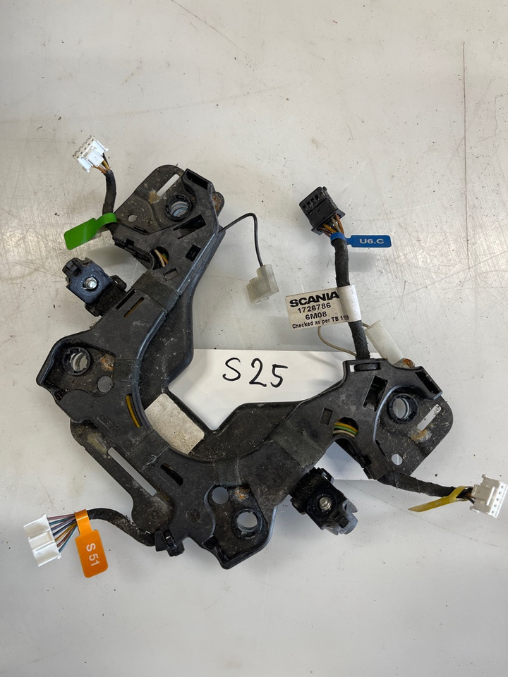 SCANIA CABELS 1726786 - Кабели/ Провода для Грузовиков: фото 1 SCANIA CABELS 1726786 - Кабели/ Провода для Грузовиков: фото 1