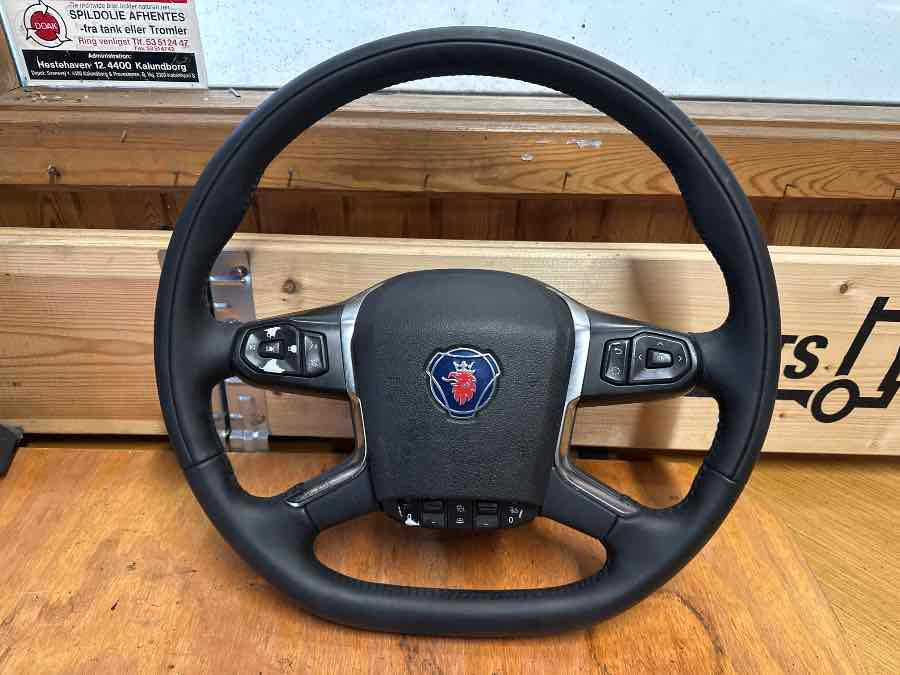 SCANIA STEERING WHEEL 3062375 - Рулевое управление для Грузовиков: фото 1 SCANIA STEERING WHEEL 3062375 - Рулевое управление для Грузовиков: фото 1