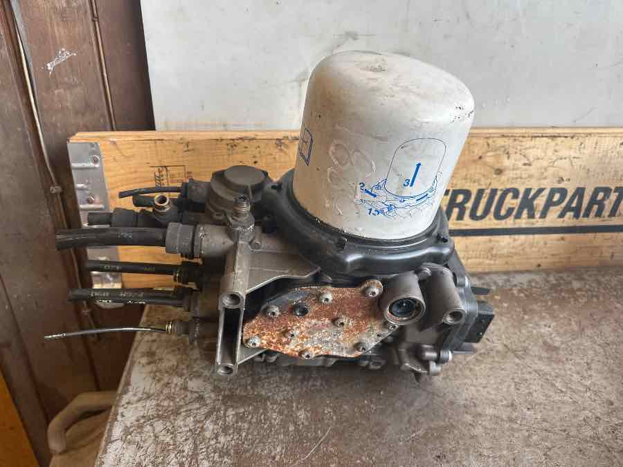 VOLVO AIR DRYER 23779943 - Рама/ Шасси для Грузовиков: фото 1 VOLVO AIR DRYER 23779943 - Рама/ Шасси для Грузовиков: фото 1