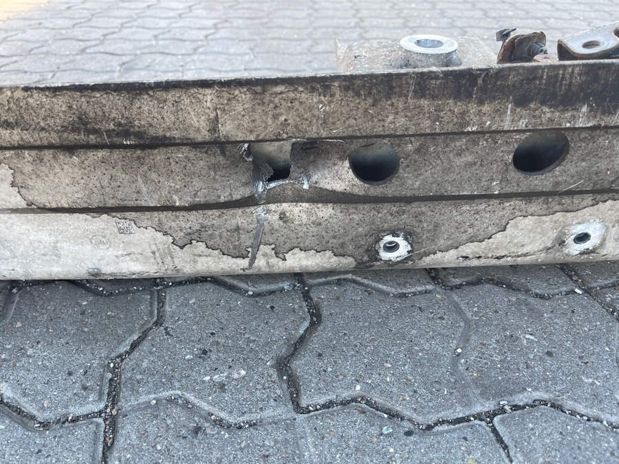 VOLVO BUMPER 84210166 - Кузов и экстерьер для Грузовиков: фото 4 VOLVO BUMPER 84210166 - Кузов и экстерьер для Грузовиков: фото 4