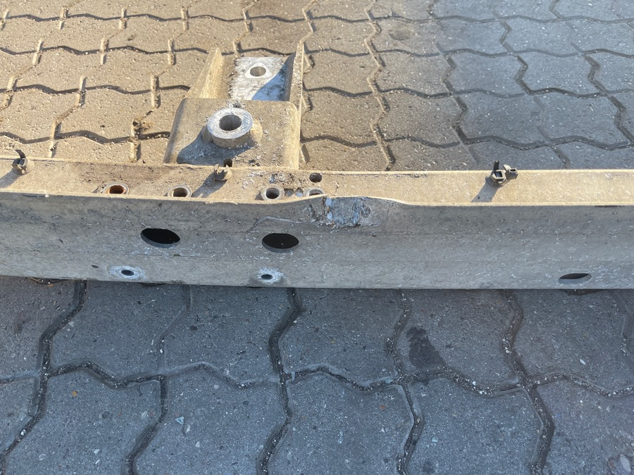 VOLVO BUMPER 84210166 - Кузов и экстерьер для Грузовиков: фото 3 VOLVO BUMPER 84210166 - Кузов и экстерьер для Грузовиков: фото 3