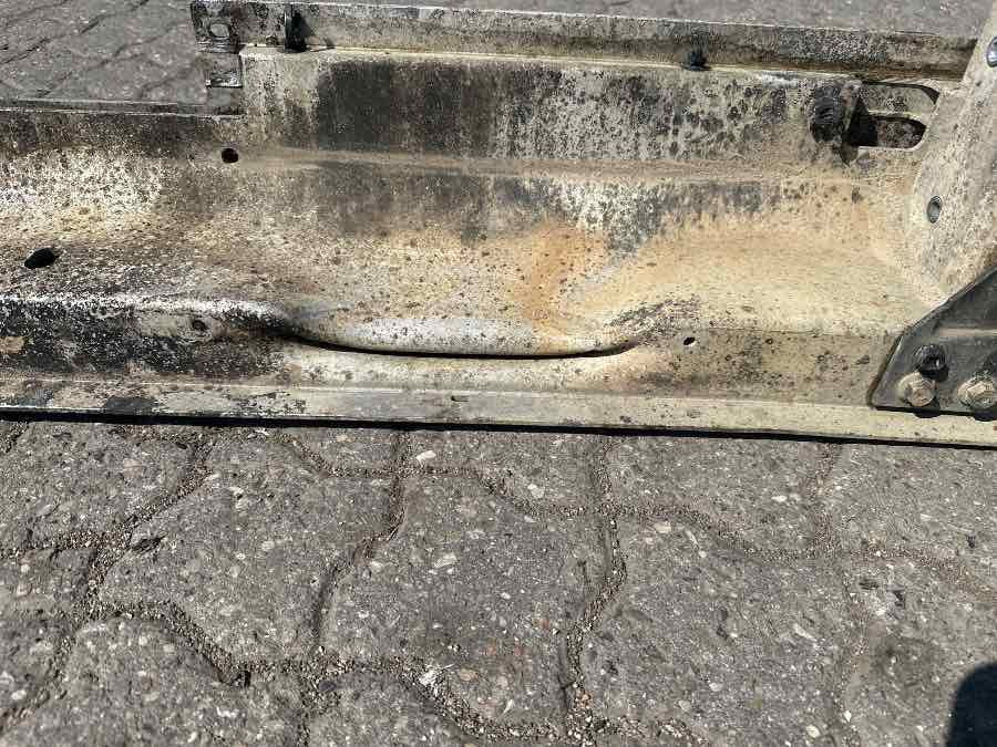 VOLVO BUMPER 84210166 - Кузов и экстерьер для Грузовиков: фото 2 VOLVO BUMPER 84210166 - Кузов и экстерьер для Грузовиков: фото 2