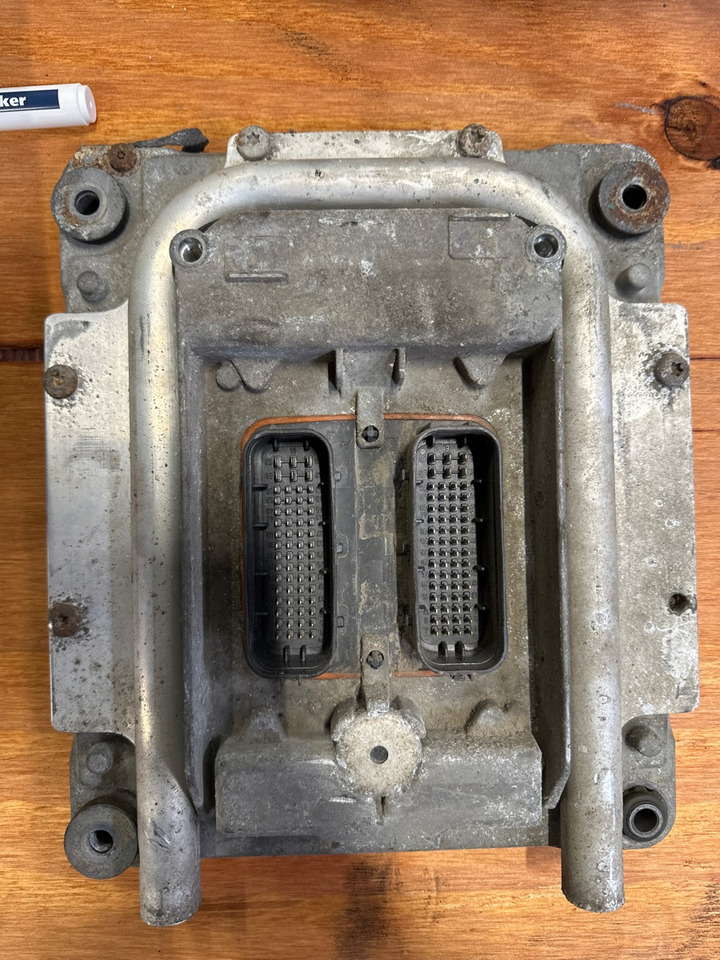 VOLVO ECU 60100000 PO3 - Блок управления для Грузовиков: фото 2 VOLVO ECU 60100000 PO3 - Блок управления для Грузовиков: фото 2