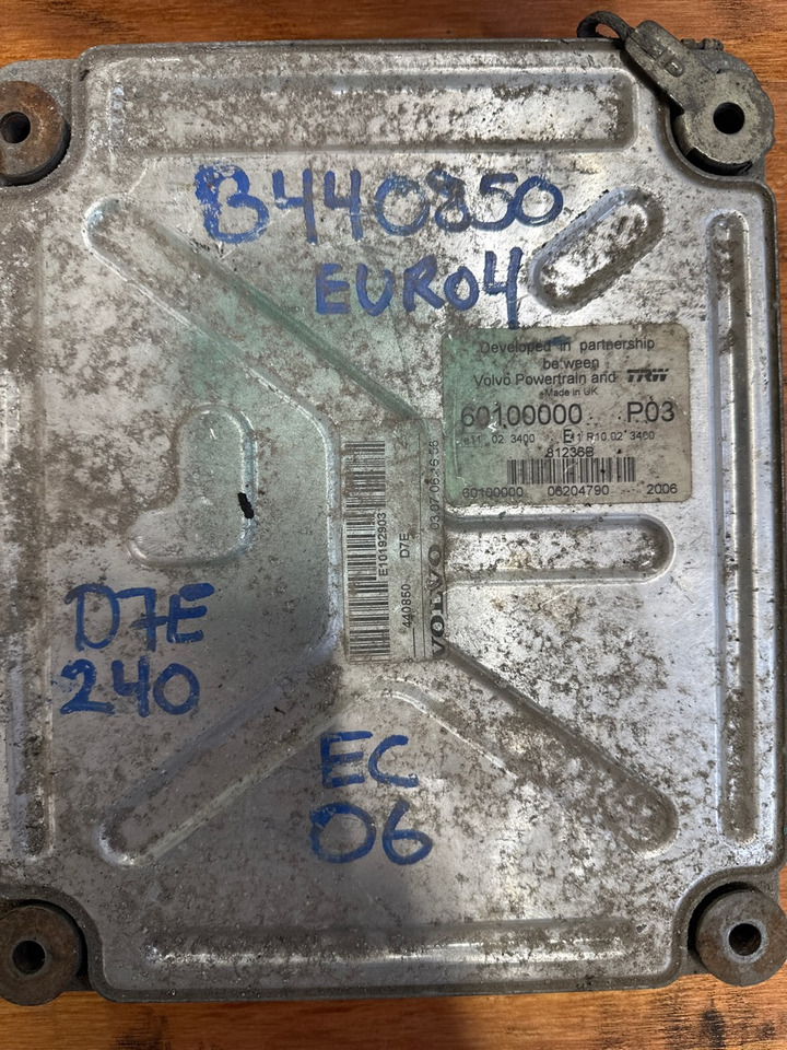 VOLVO ECU 60100000 PO3 - Блок управления для Грузовиков: фото 1 VOLVO ECU 60100000 PO3 - Блок управления для Грузовиков: фото 1