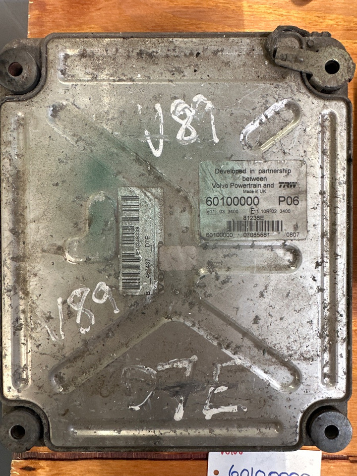 VOLVO ECU 60100000 PO6 - Блок управления для Грузовиков: фото 1 VOLVO ECU 60100000 PO6 - Блок управления для Грузовиков: фото 1