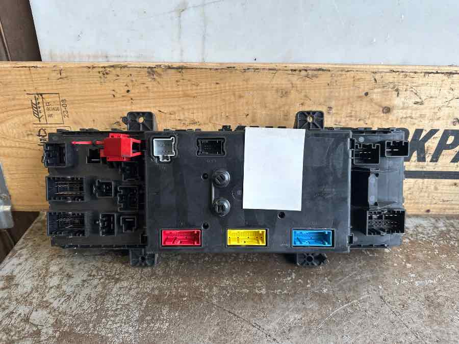 VOLVO ELECTRONIC VMCU FRC 22821381 - Электрическая система для Грузовиков: фото 1 VOLVO ELECTRONIC VMCU FRC 22821381 - Электрическая система для Грузовиков: фото 1