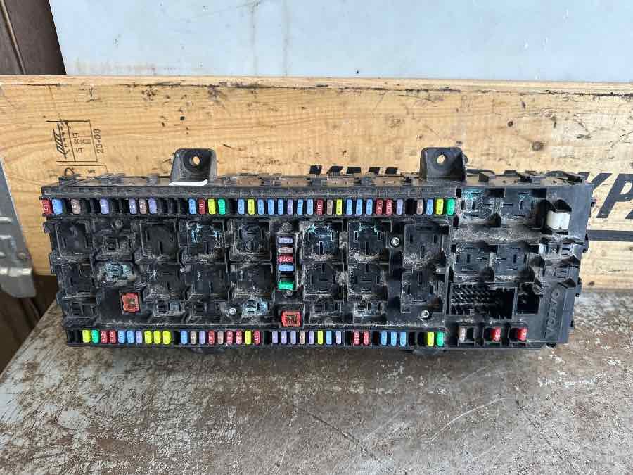VOLVO ELECTRONIC VMCU FRC 22821381 - Электрическая система для Грузовиков: фото 2 VOLVO ELECTRONIC VMCU FRC 22821381 - Электрическая система для Грузовиков: фото 2