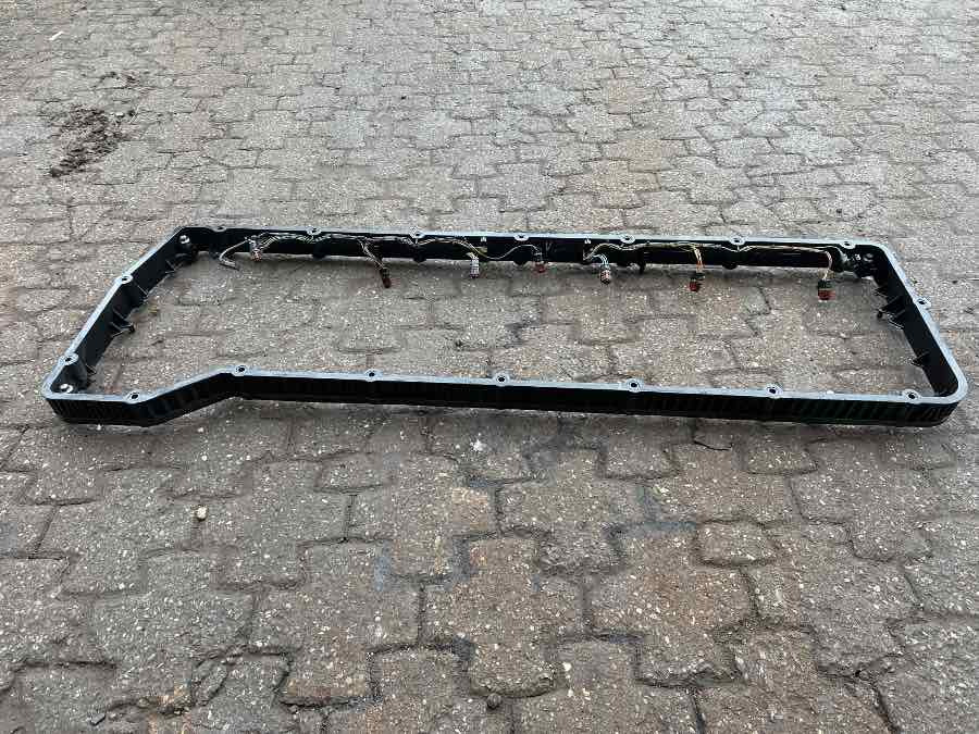 VOLVO VALVE COVER 22103872 - Двигатель и запчасти для Грузовиков: фото 1 VOLVO VALVE COVER 22103872 - Двигатель и запчасти для Грузовиков: фото 1