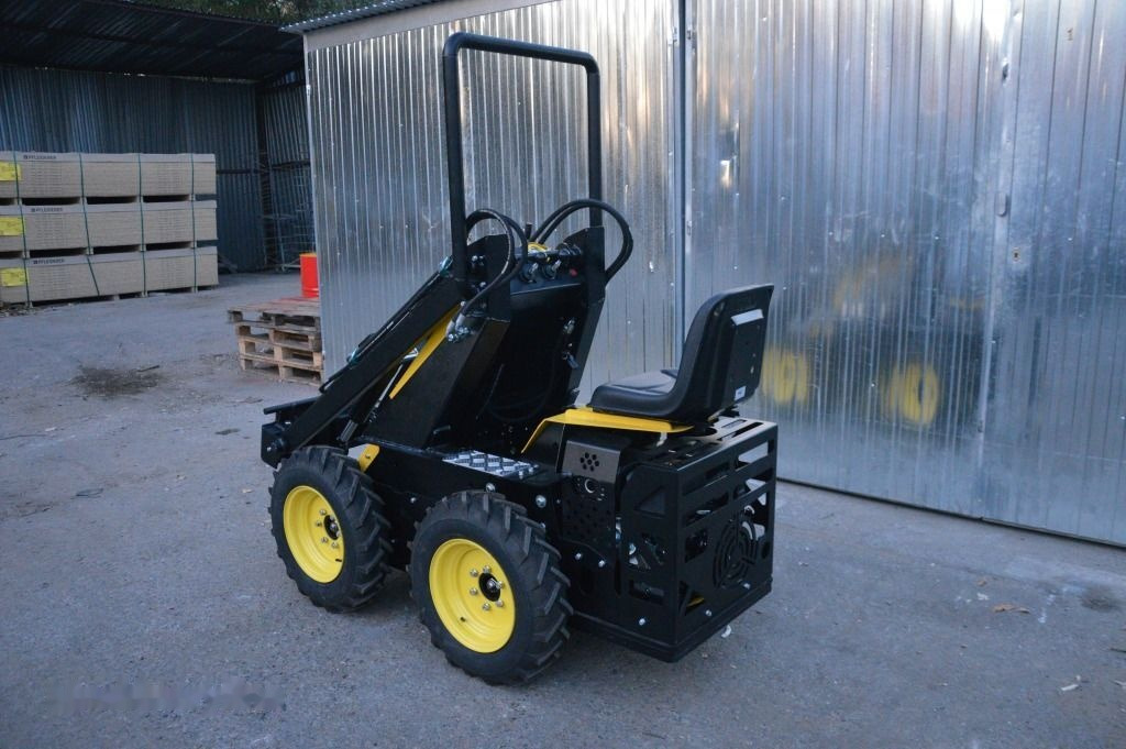 Tur Poland Miniradlader Miniloader Mini hoflader TUR N 520 - Мини-погрузчик с бортовым поворотом: фото 4 Tur Poland Miniradlader Miniloader Mini hoflader TUR N 520 - Мини-погрузчик с бортовым поворотом: фото 4