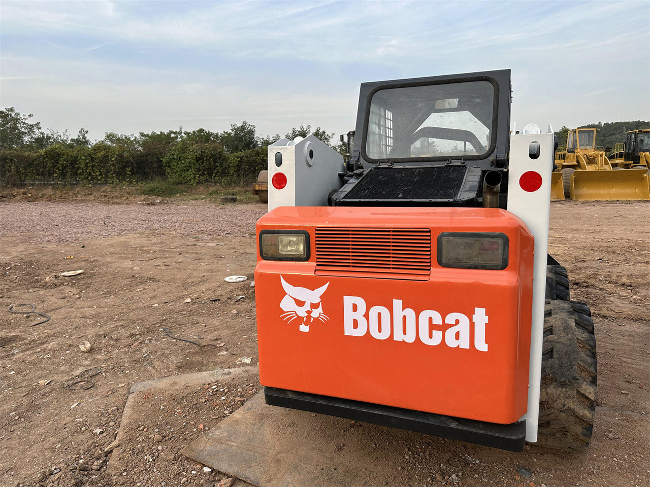 BOBCAT S300 - Мини-погрузчик с бортовым поворотом: фото 3 BOBCAT S300 - Мини-погрузчик с бортовым поворотом: фото 3