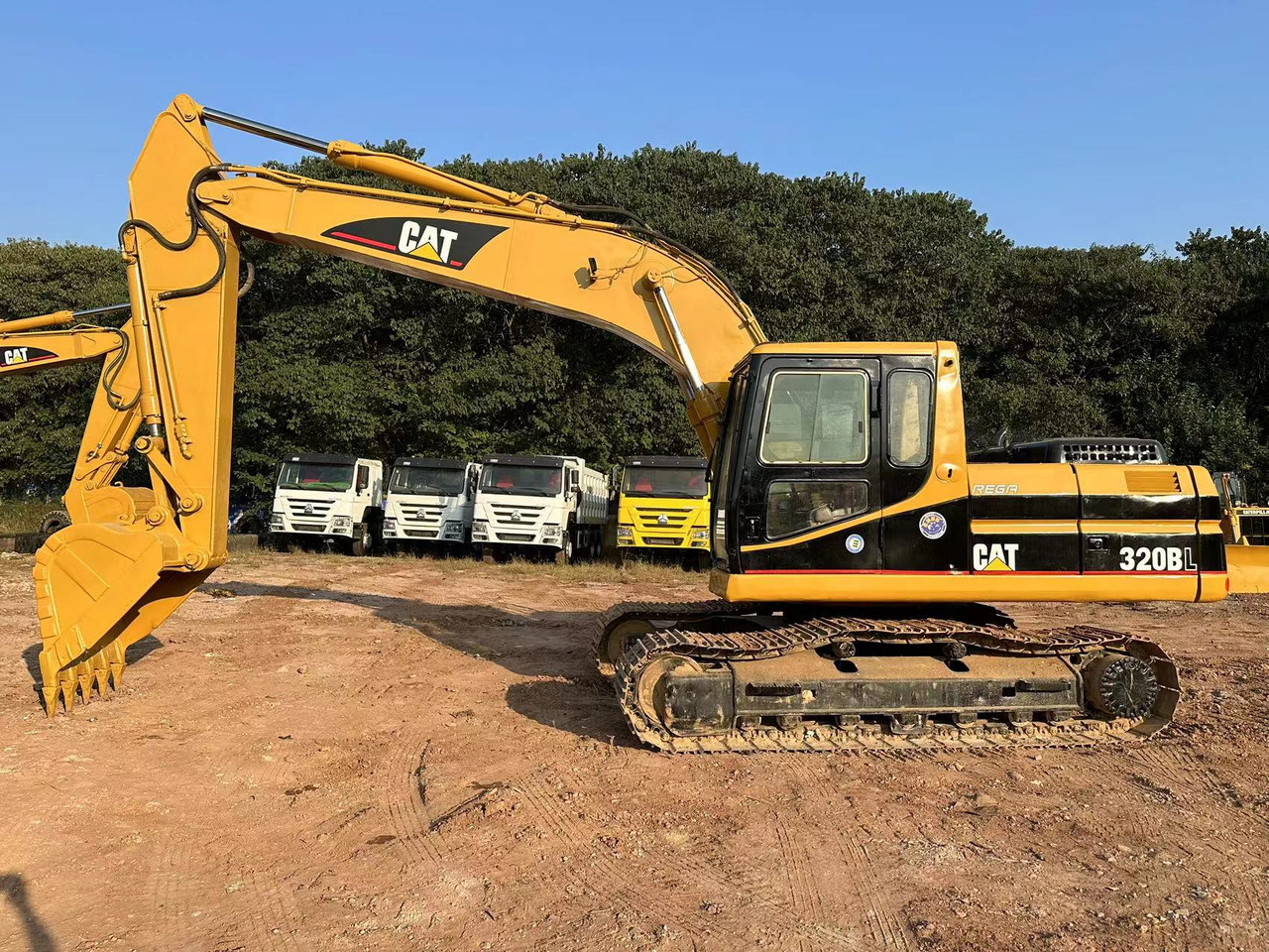 CAT 320B - Гусеничный экскаватор: фото 2 CAT 320B - Гусеничный экскаватор: фото 2