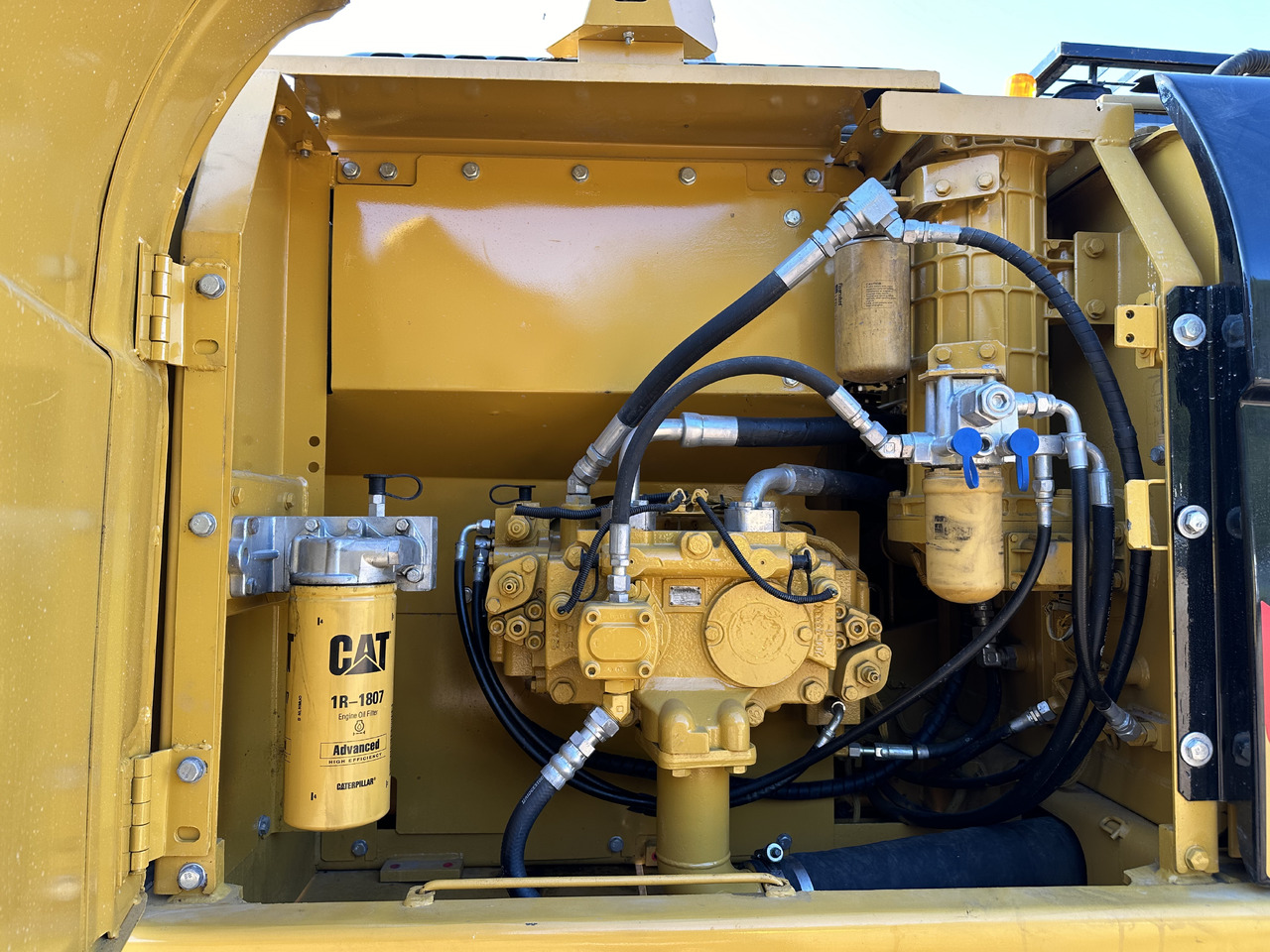 Гусеничный экскаватор CATERPILLAR 320DL: фото 10 Гусеничный экскаватор CATERPILLAR 320DL: фото 10