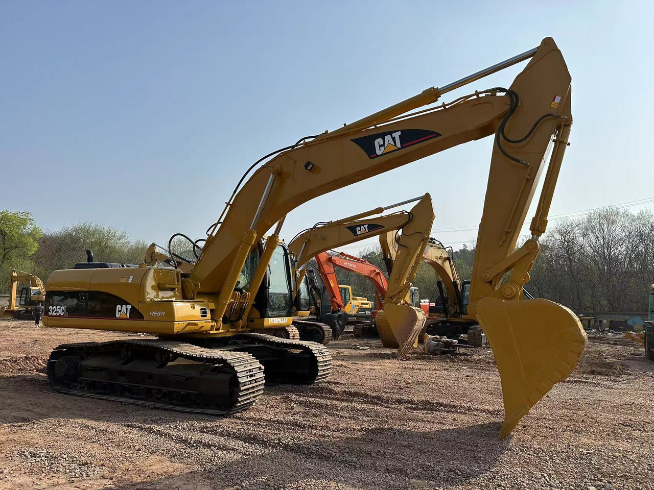 CATERPILLAR 325C - Гусеничный экскаватор: фото 4 CATERPILLAR 325C - Гусеничный экскаватор: фото 4