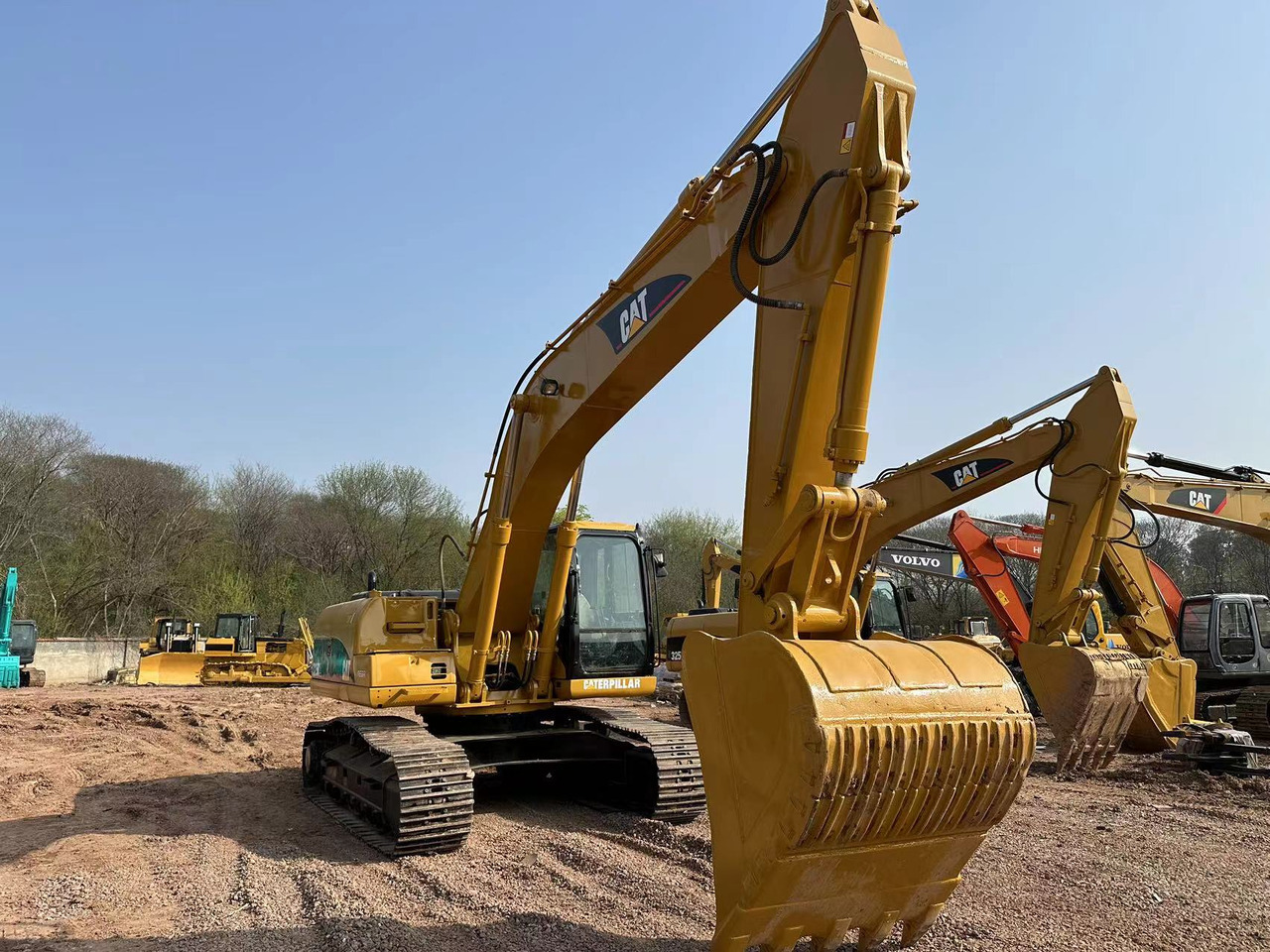 CATERPILLAR 325C - Гусеничный экскаватор: фото 4 CATERPILLAR 325C - Гусеничный экскаватор: фото 4
