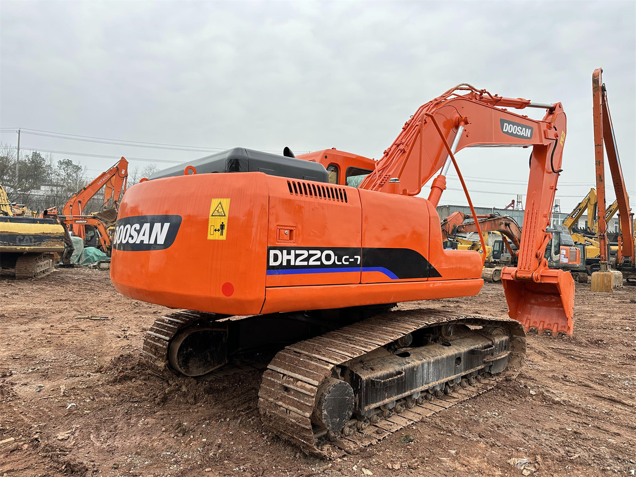 DOOSAN DH220 - Гусеничный экскаватор: фото 5 DOOSAN DH220 - Гусеничный экскаватор: фото 5