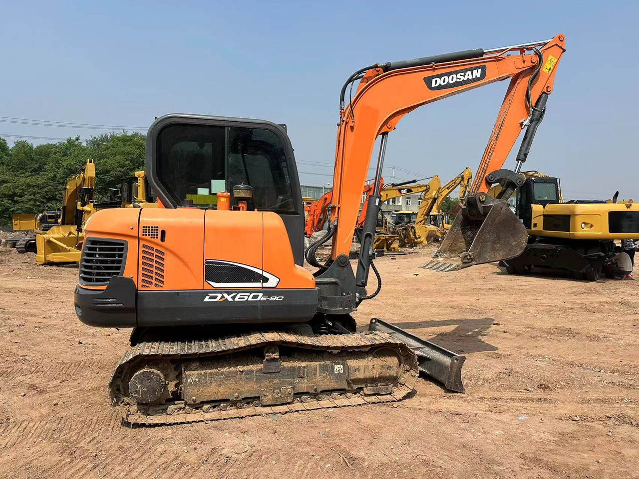 DOOSAN DX60 - Гусеничный экскаватор: фото 3 DOOSAN DX60 - Гусеничный экскаватор: фото 3