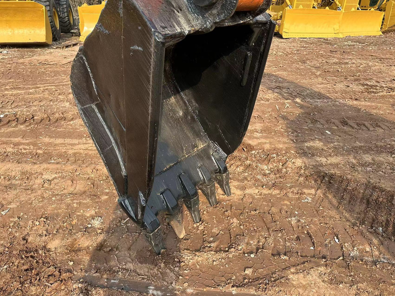 HITACHI EX200 - Гусеничный экскаватор: фото 2 HITACHI EX200 - Гусеничный экскаватор: фото 2