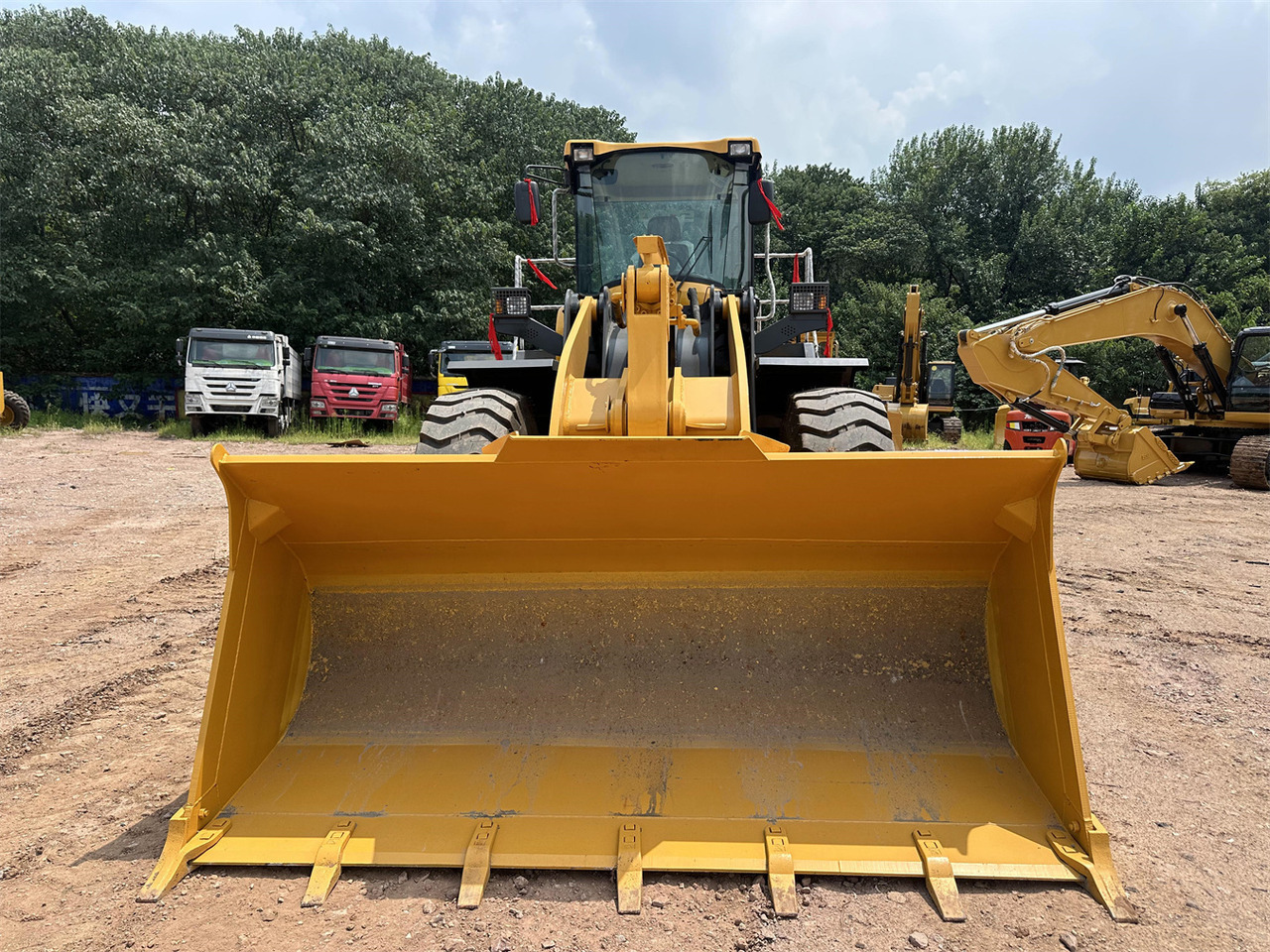 SDLG L956F - Колёсный погрузчик: фото 3 SDLG L956F - Колёсный погрузчик: фото 3