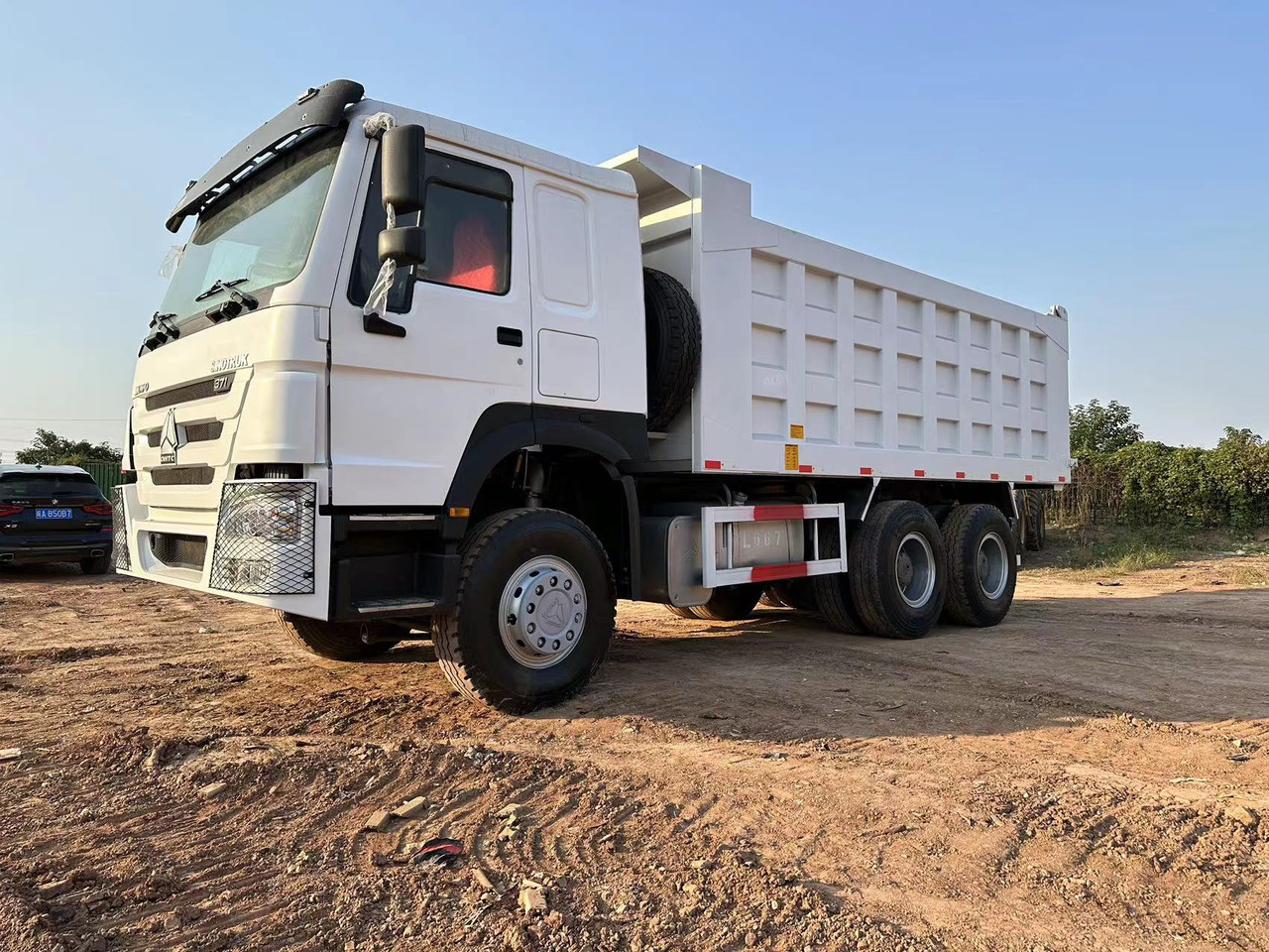 SINOTRUK HOWO HOWO 371 6x4 - Самосвал: фото 3 SINOTRUK HOWO HOWO 371 6x4 - Самосвал: фото 3