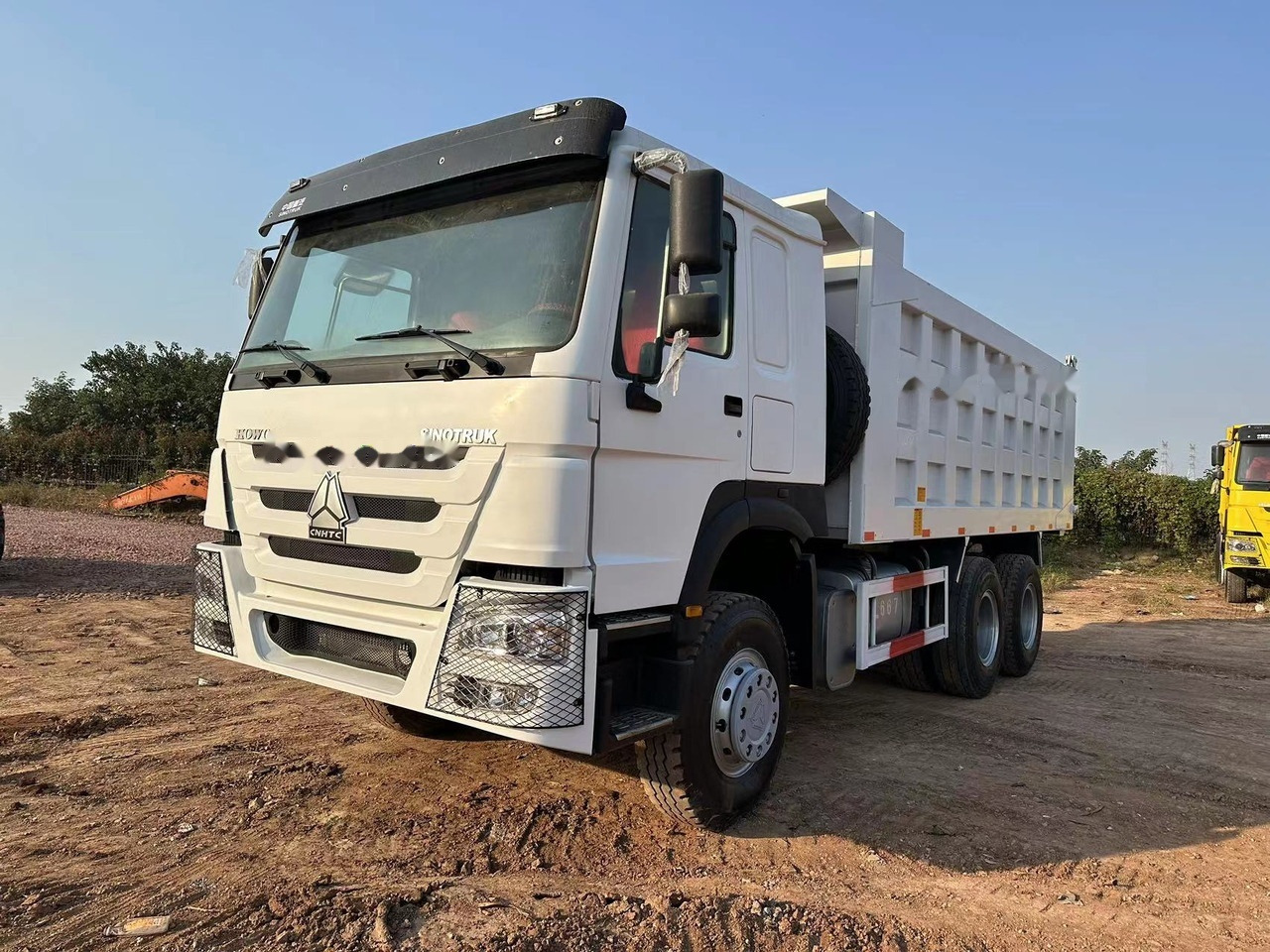 SINOTRUK HOWO HOWO 371 6x4 - Самосвал: фото 1 SINOTRUK HOWO HOWO 371 6x4 - Самосвал: фото 1