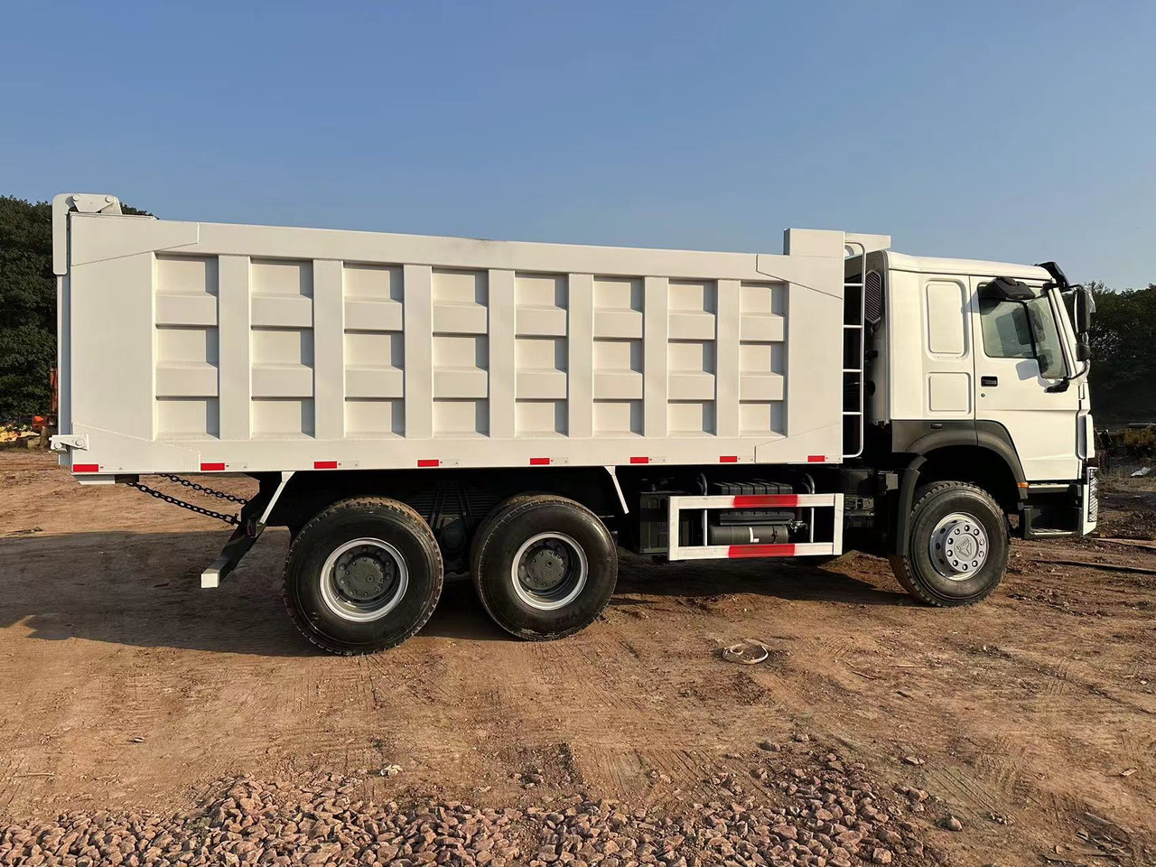 SINOTRUK HOWO HOWO 371 6x4 - Самосвал: фото 5 SINOTRUK HOWO HOWO 371 6x4 - Самосвал: фото 5