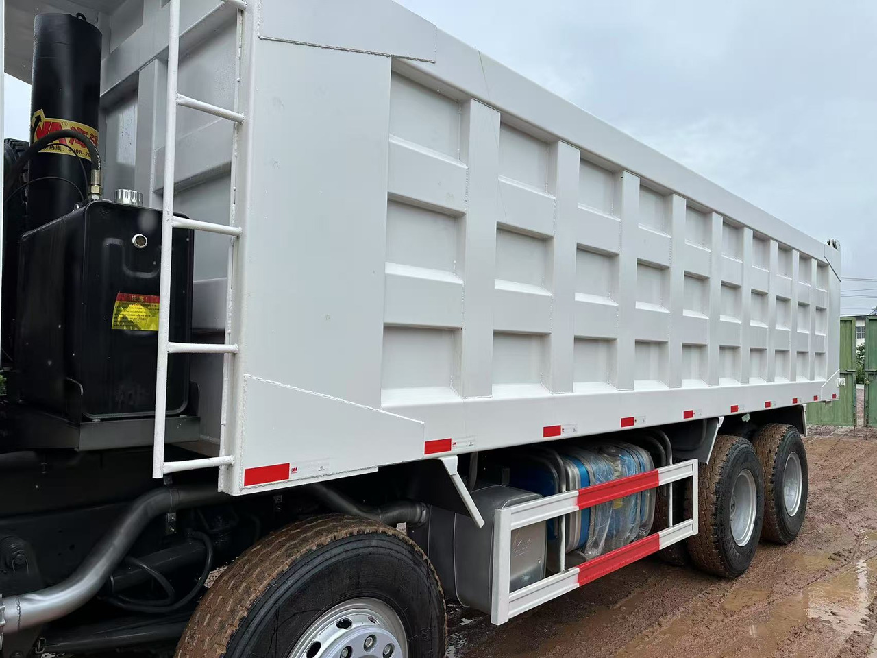 Самосвал Для транспортировки сыпучих материалов Sinotruk HOWO 371hp: фото 8