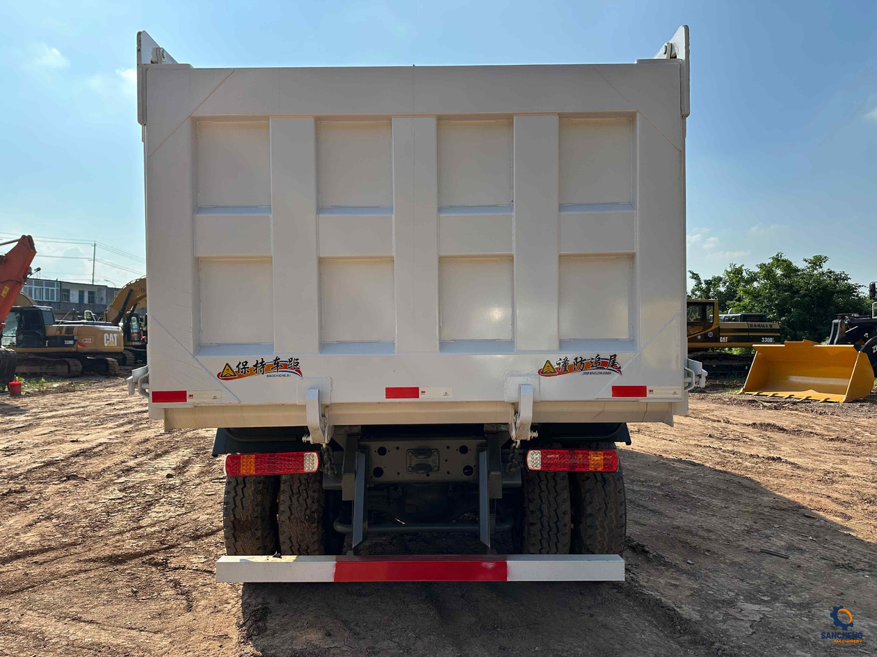 Sinotruk HOWO 400HP With Bumper 6X4 - Самосвал: фото 5 Sinotruk HOWO 400HP With Bumper 6X4 - Самосвал: фото 5