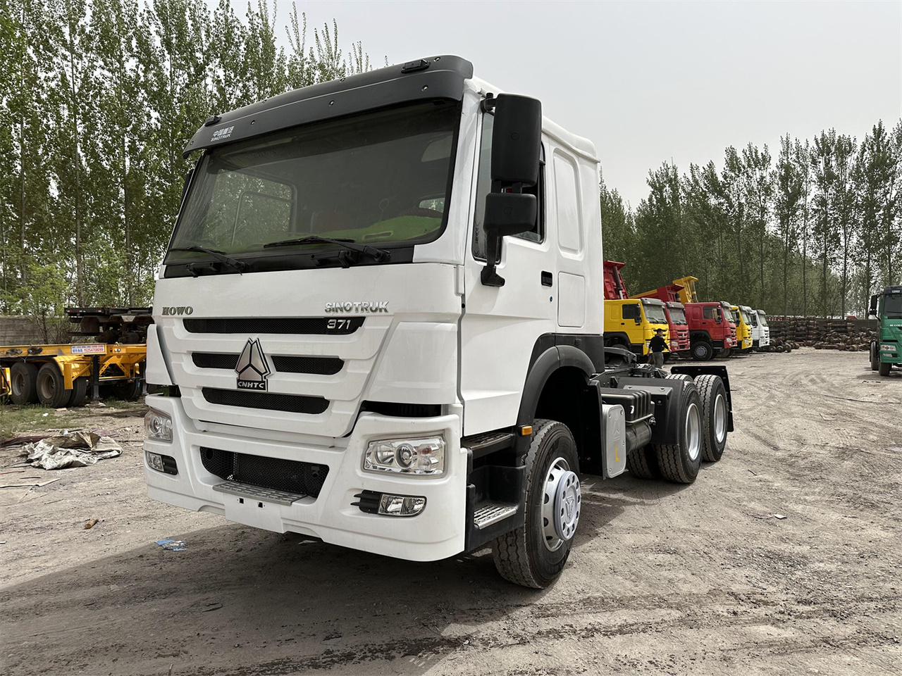 SINOTRUK Howo 371 Truck Head - Тягач: фото 4 SINOTRUK Howo 371 Truck Head - Тягач: фото 4