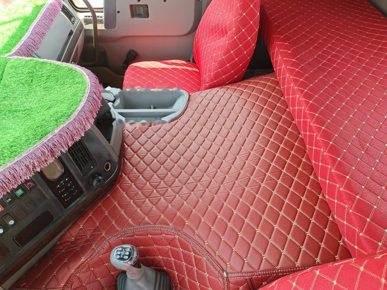 SINOTRUK Howo tractor unit 420hp 6x4 - Тягач: фото 5 SINOTRUK Howo tractor unit 420hp 6x4 - Тягач: фото 5